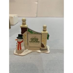 Department 56 Heritage Village Sign with Snowman 1989 #55727 Retired Village